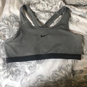 Nike pro sports bra